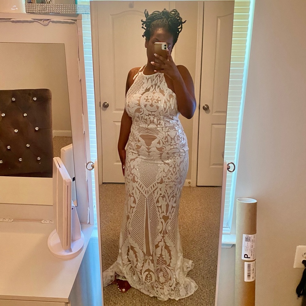 Semi Formal White & Nude Gown-XL/14, NEVER WORN